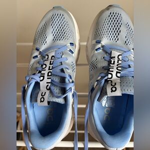 ON CloudSurfer running shoe, 8.5 Womens